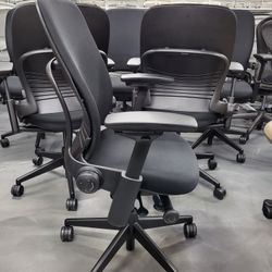 Lightly Used Steelcase Leap V2 Chair