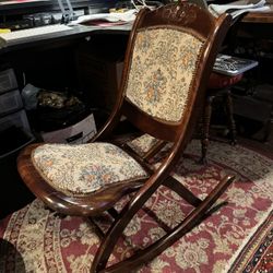 Beautiful Antique Foldable Rocking Chair - Wonderfully Restored !!!