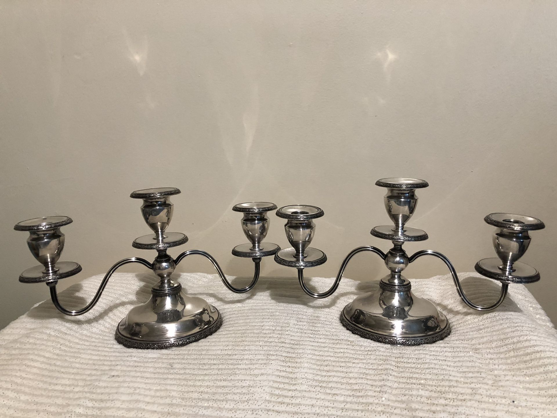 Vintage WILCOX S.P. Co. International S. Co. N 7052 IS. Candelabra. Set of 2