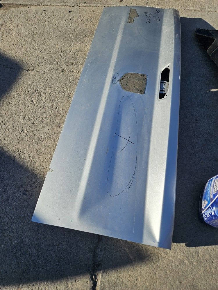 Dodge Ram Tailgate Small Damaged 09 To 18