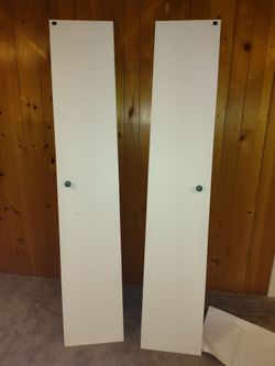 Pair of White interior Doors with Knobs