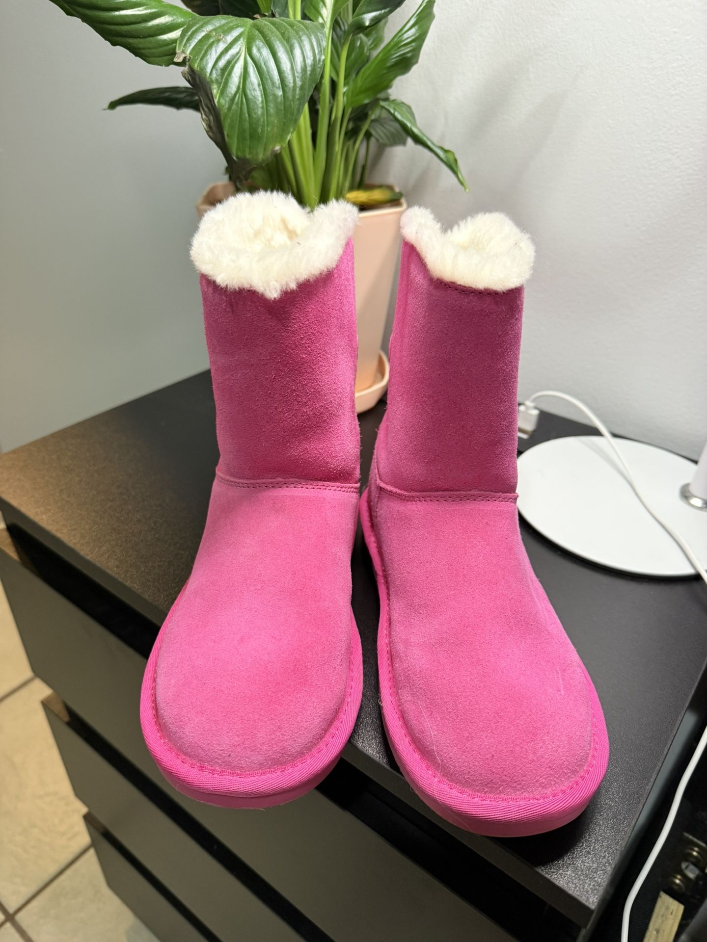 Pink Koolaburra by Ugg Boots Girls Size 1