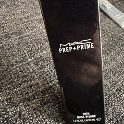 NIB MAC Cosmetics Primer Skin base