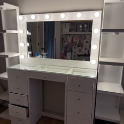 Vanity desk & Mirror 