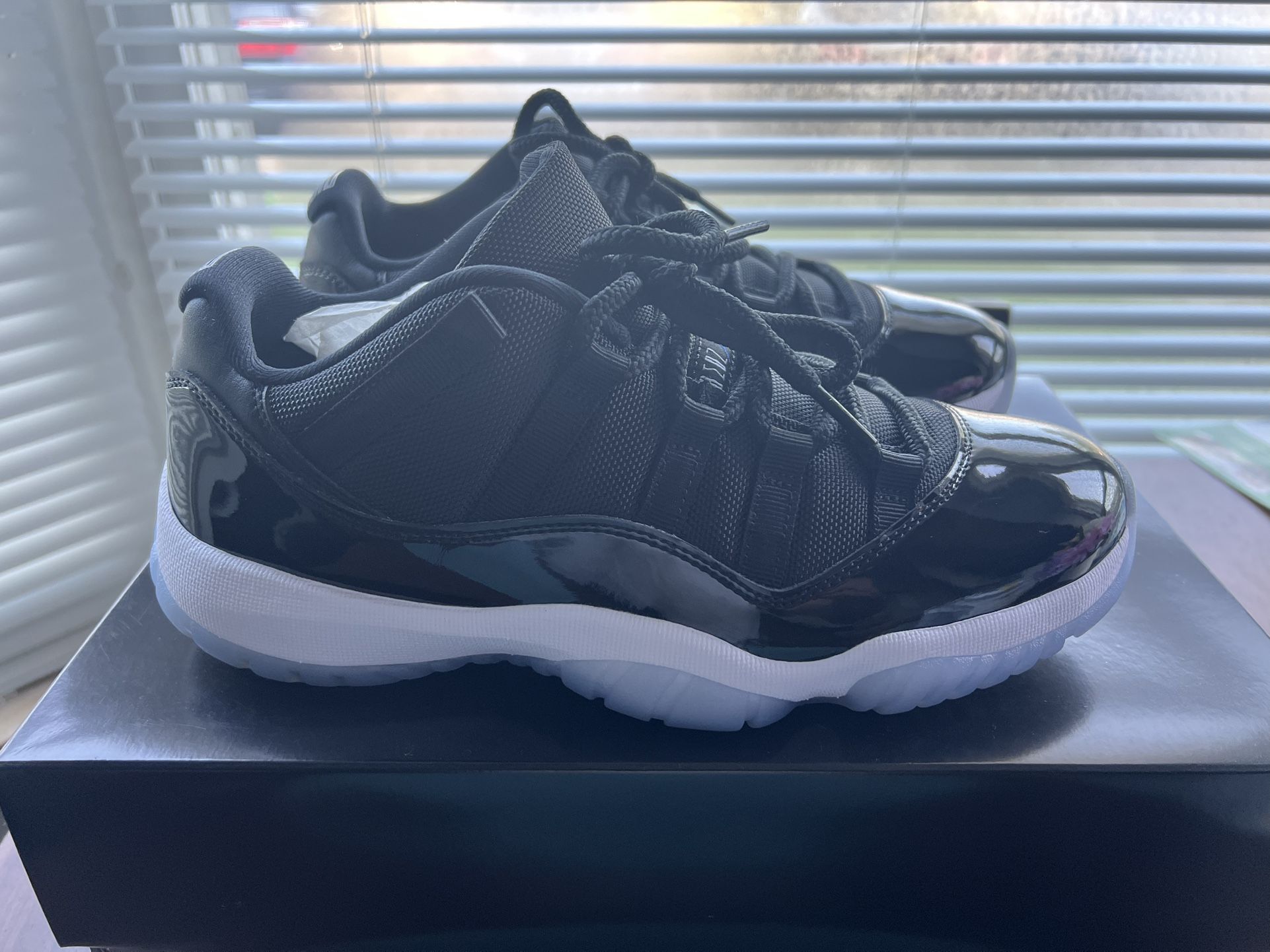 Air Jordan Retro 11 Space Jam Size 8