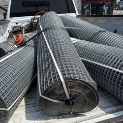 Chicken Wire 4 Feet Tall 100 Foot Long 1“ X 1“ Opening 16 gauge