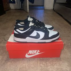 Nike Panda Dunks 