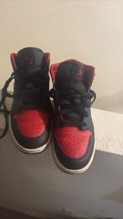 Youth Air Jordan 1 Size 4.5 - Great Condition - Needs Cleaning