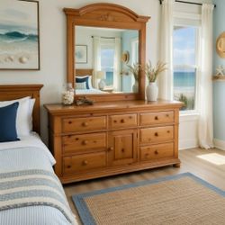 Vintage Broyhill 5pc SET , SOLID PINE Dresser, Nightstands, Chest Of Drawers And Mirror 