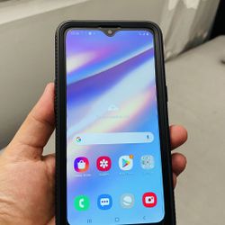 📱 Samsung Galaxy A10s | Dual SIM | 32GB | Unlocked | Like New + Case