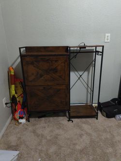 Shoe rack with clothing rack