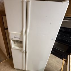Kitchenaid side by side fridge/freezer 
