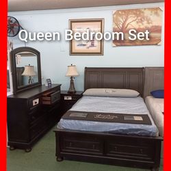 ✨ Queen Bedroom Set