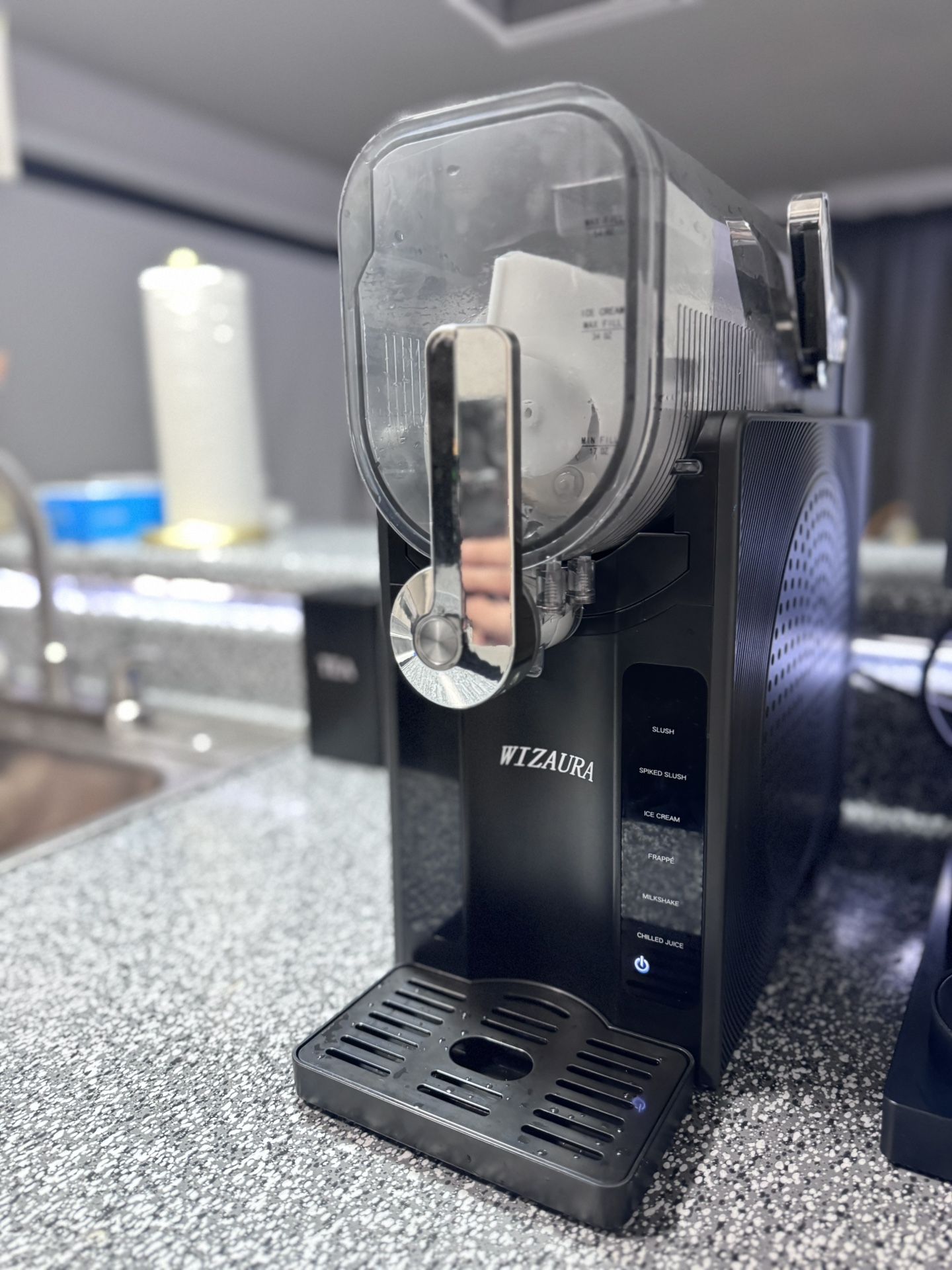 Wizaura Slushie Machine