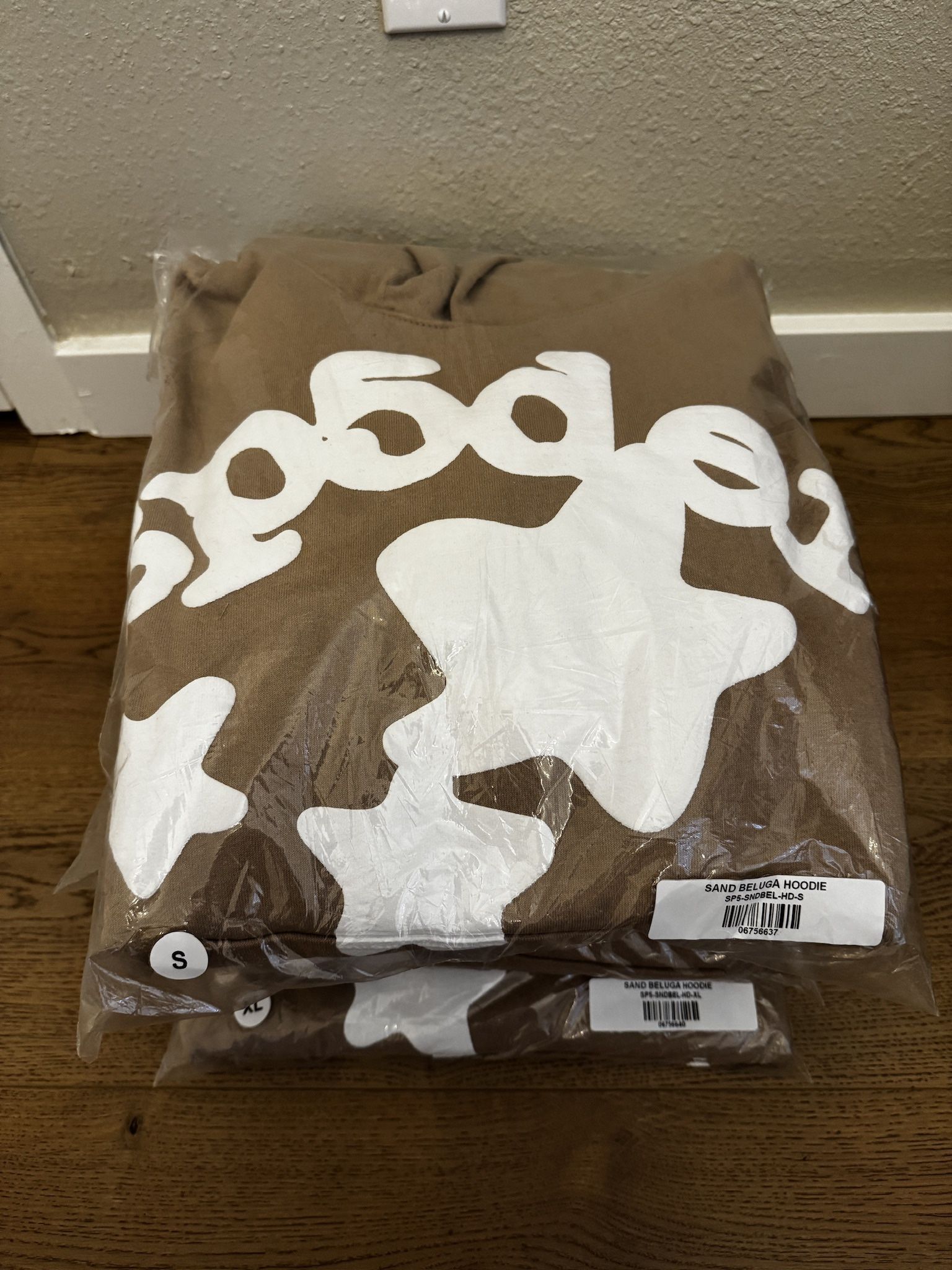 Sp5der Beluga Hoodie (Multiple Sizes)