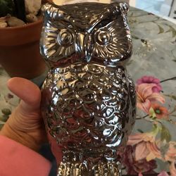 Cute owl decor It’s about 7.5 inches tall