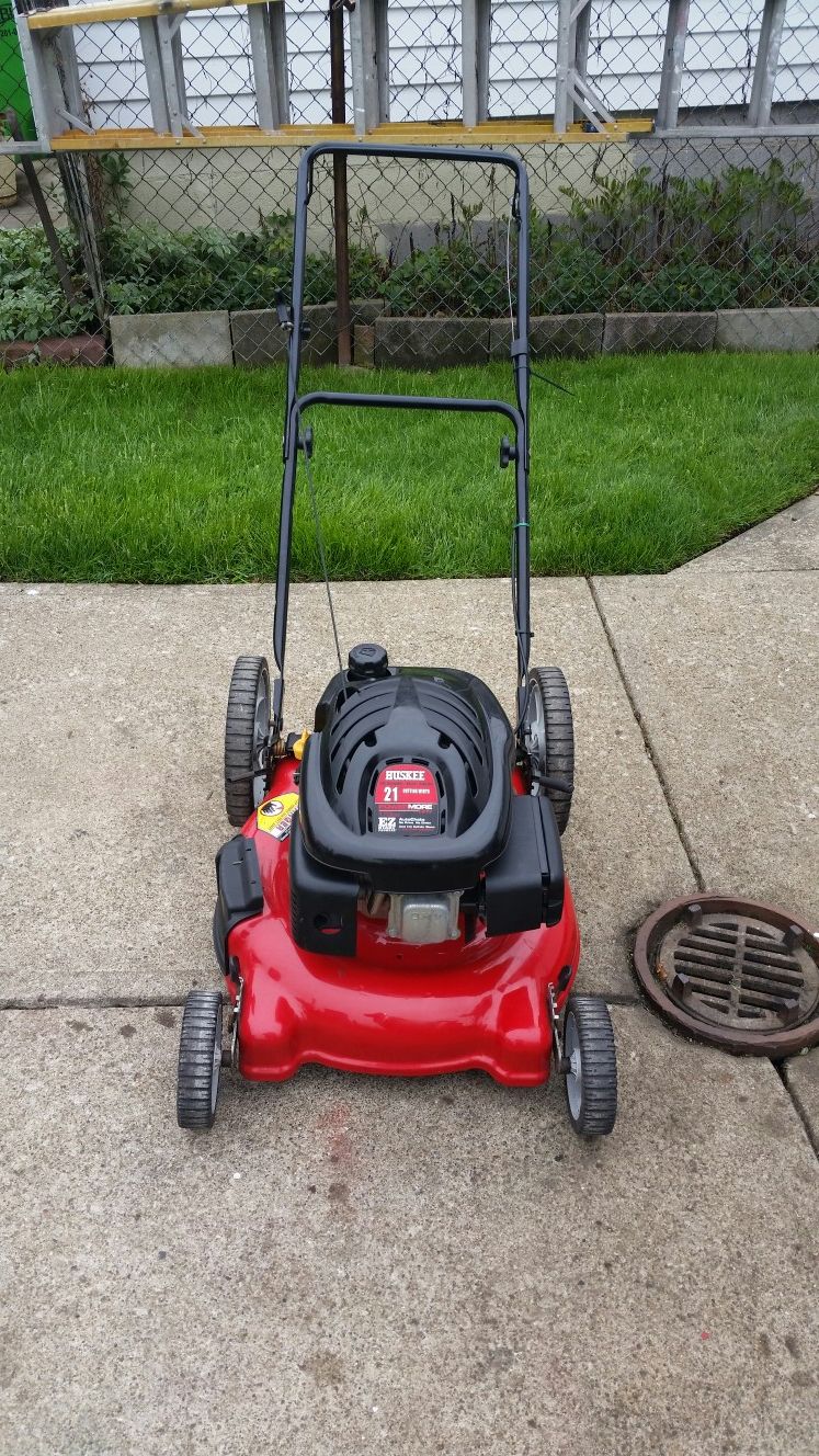 Huskee 21 cutting width larn more like new