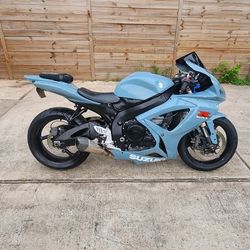 2006 GSX-R 600 WITH 28K MILES