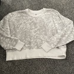 Women's small Under Armour Cropped Sweatshirt