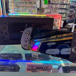 Ayaneo Geek 1S AMD Ryzen 7  *TRADE IN YOUR GAMES or POKEMON FOR CREDIT*