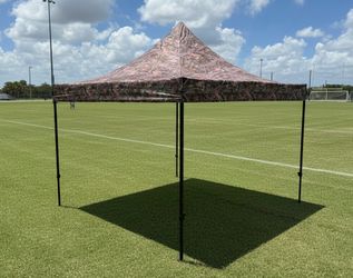 RTIC Camouflage 10’ x 10’ Pop Up Canopy Tent with Carry Bag! Excellent condition!