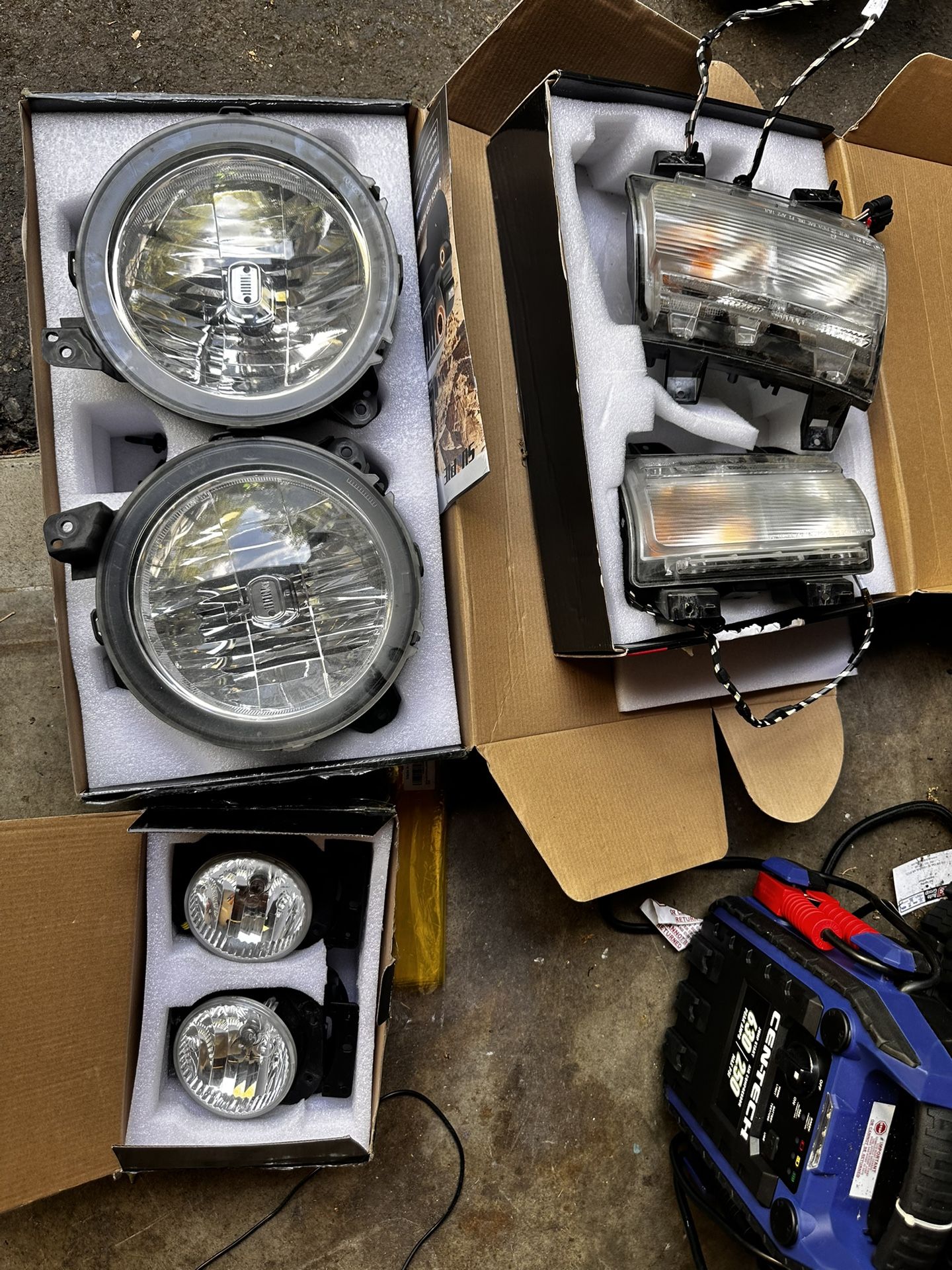 2023 Gladiator Mojave Headlights, Fog Lights And DRL/turn Signal
