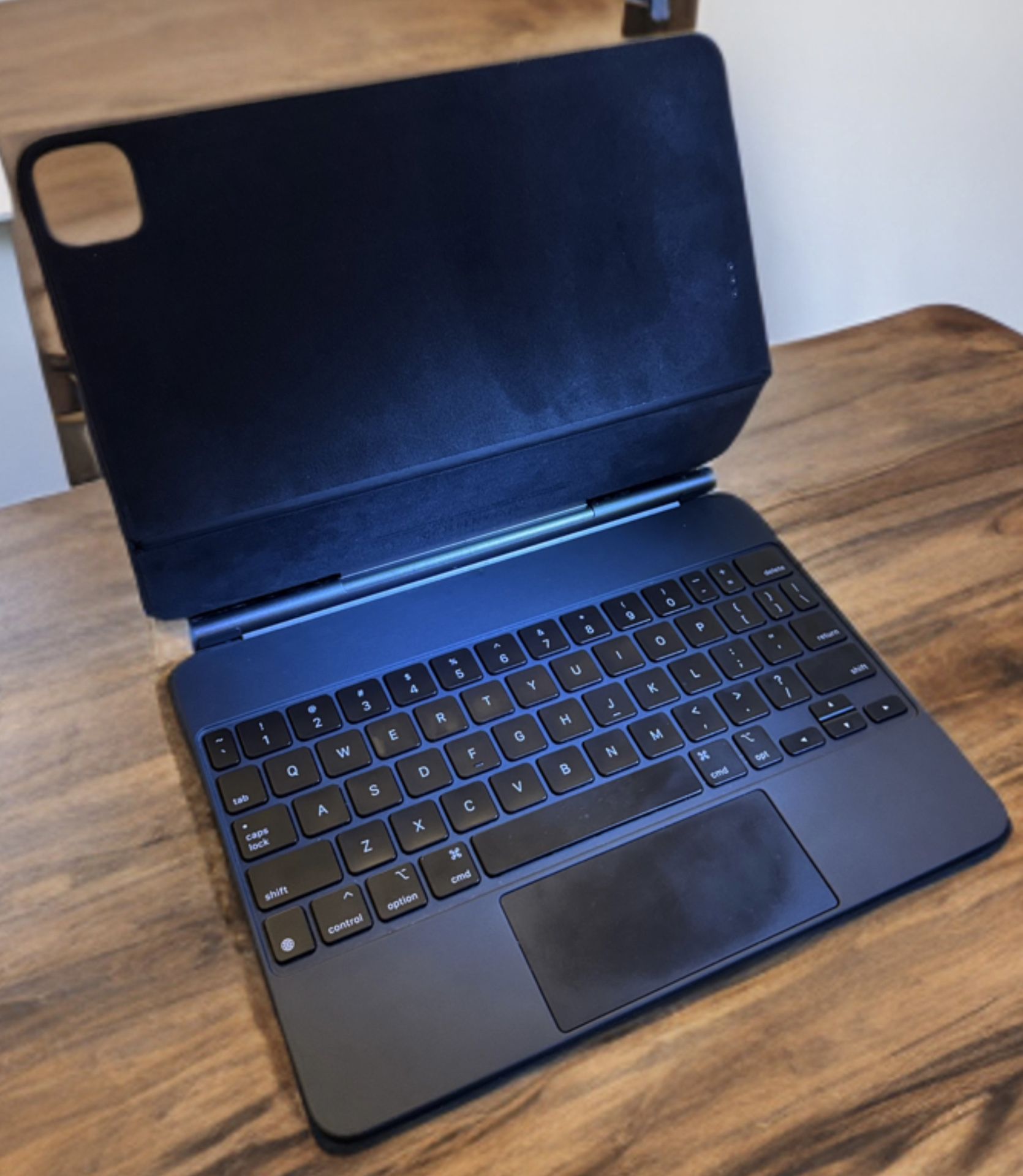 Apple Magic Keyboard For iPad Pro/Air 11”