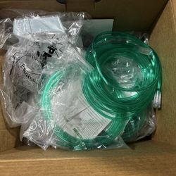 (FREE) Various oxygen tubing including nasal cannulas and a mask and extentions