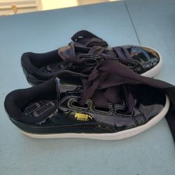 PUMA Basket Heart Patent Black Size 7 Shoes