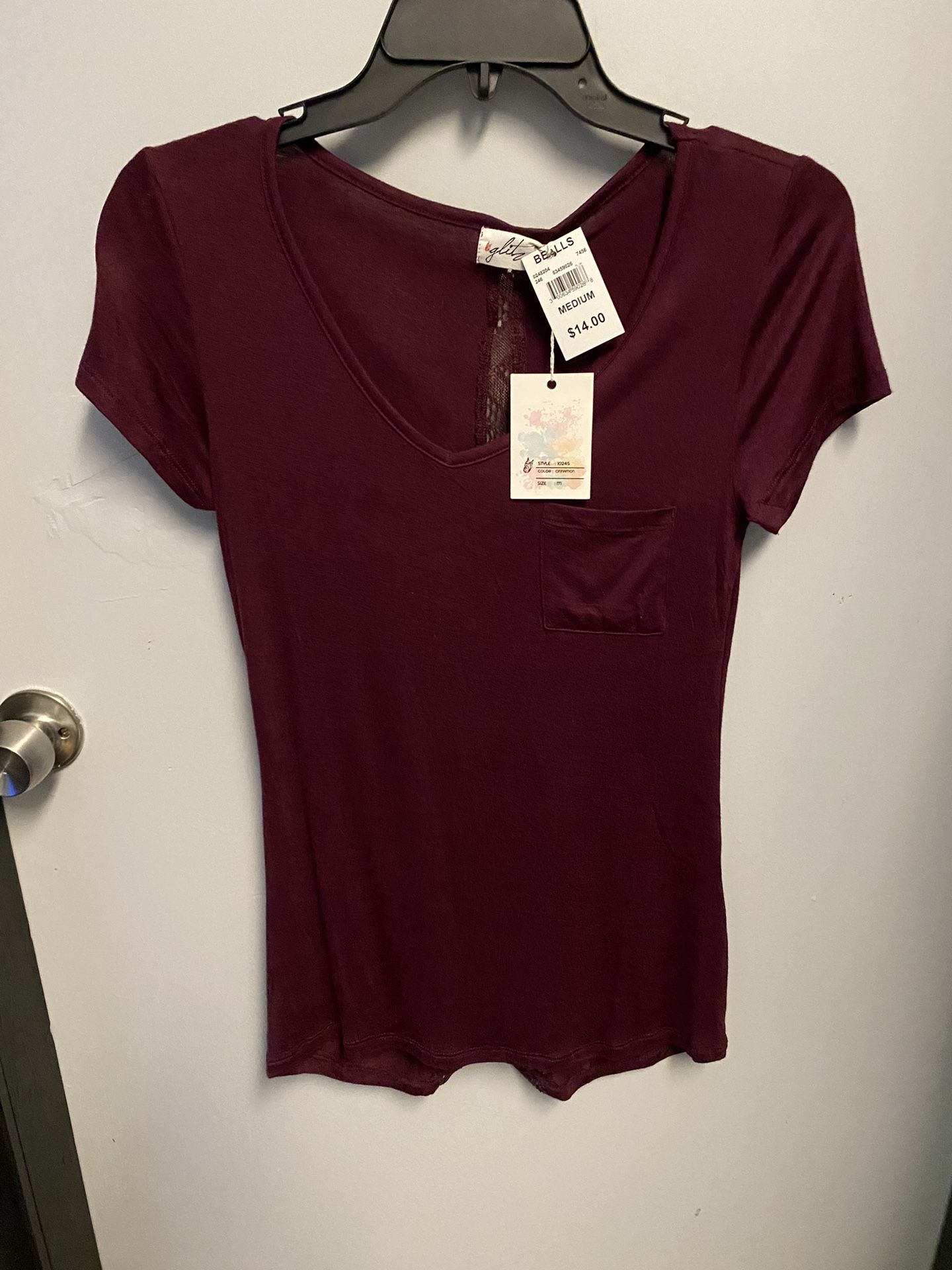 New With Tags Ladies Tunic Top. Size Medium