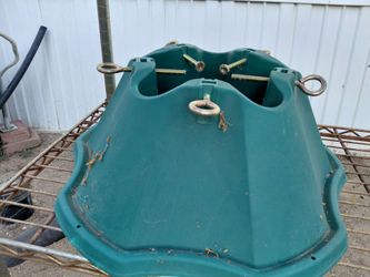Green Plastic Christmas Tree Stand