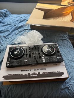 Numark Mixtrack pro