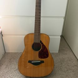 Yamaha Junior Acoustic Guitar 