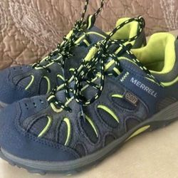 KIDS MERRELL HIKING SHOES