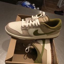 New Men’s Nike Dunk Low size 12
