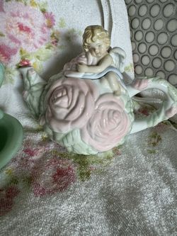 VERY RARE AVON CHERUB ROSE TEA POT