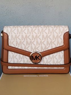 Michael Kors Large Crossbody ✨️ 3 Colors Available ✨️
