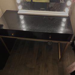 Black Desk