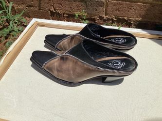 Ladies Size 8 Charlie 1 horse leather mule boot slides