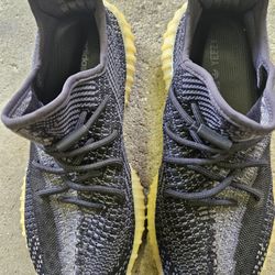 Adidas Yeezy Boost 350 V2 Carbon Beluga
