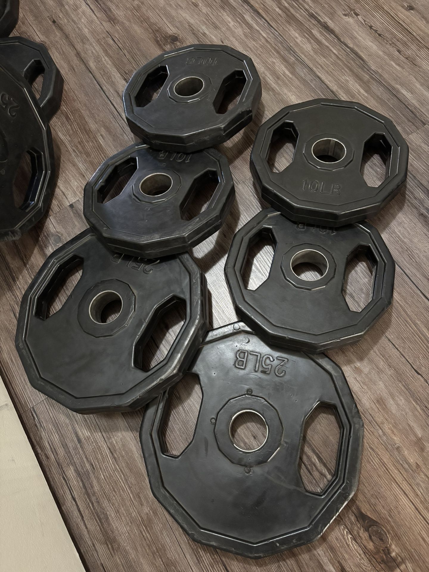 Rubber Coated Weights 2x25 And 4x10 Lbs $85 ( 2 SETS AVAILABLE )