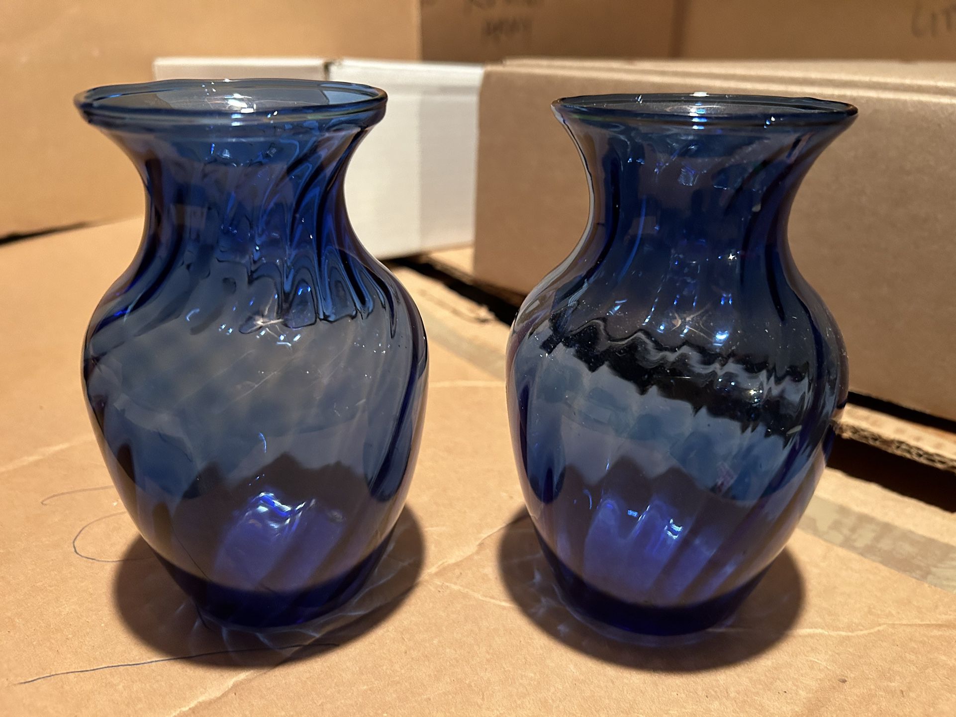Cobalt Blue Swirl Glass Flower Vase 5.5” Tall