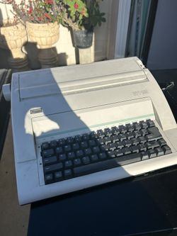 Vintage Type Writer