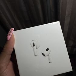 Apple AirPods 3 MagSafe Charging Case