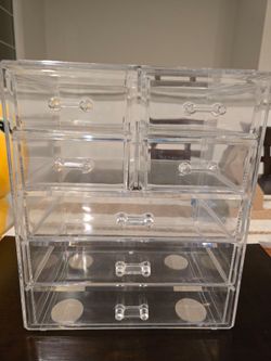 Free Acrylic Jewelry Box