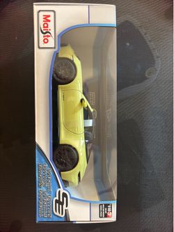 Maisto Porsche 911 Targa 4 GTS 992.2 Special Edition 1:18 Diecast Model T-Hybrid