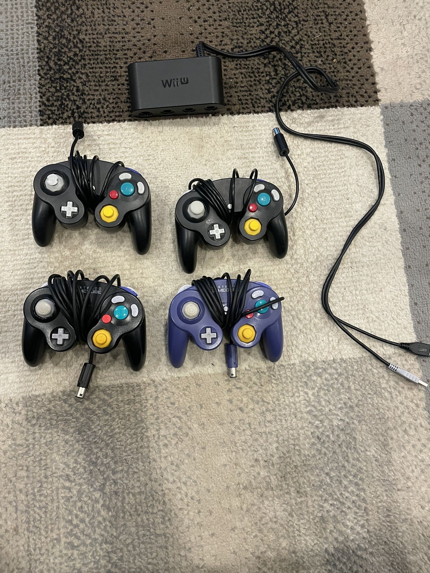 4 Gamecube Controllers with Wii U USB Adapter