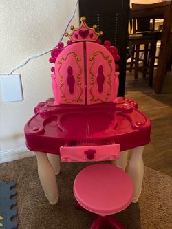 Disney princess  toddler makeup vanity