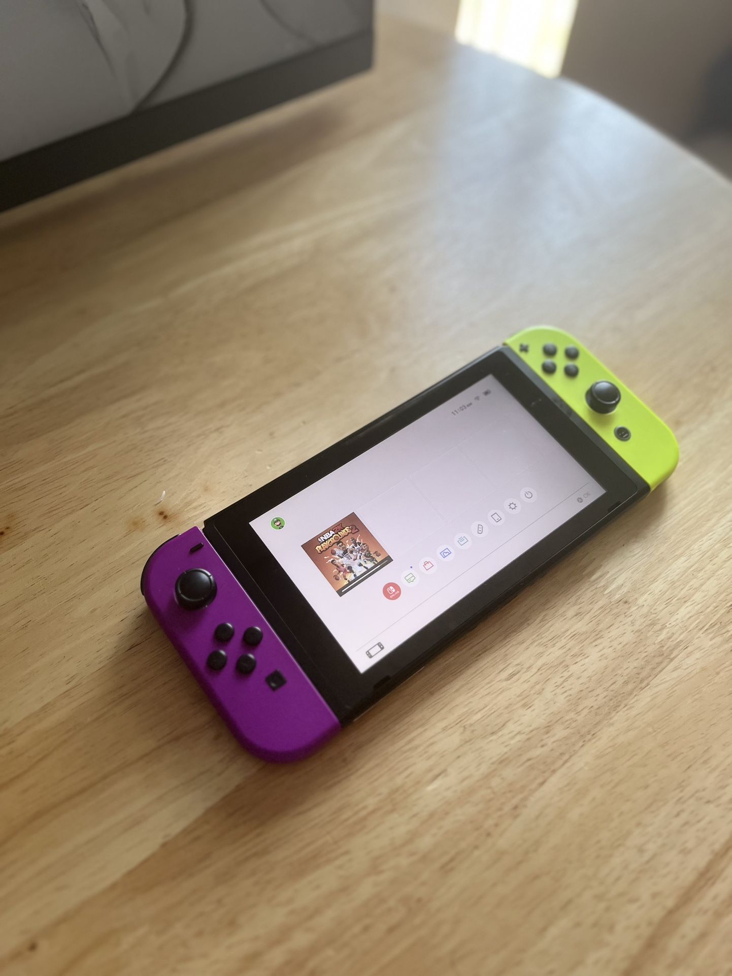 Nintendo Switch+game+extra Joycons