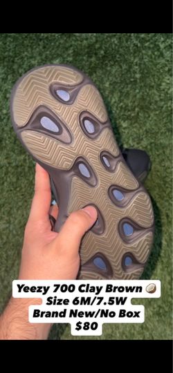 Yeezy 700 V3 Clay Brown Size 6M / 7.5W - Read Description